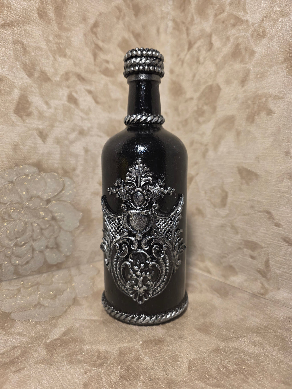 Gothic Bottle - Black Baroque 3D Ornaments 500 ml (16.9 oz) 26 cm (10.2 in)