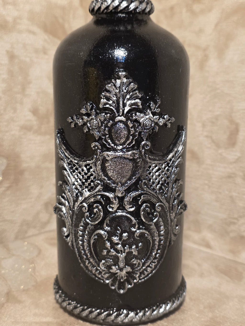 Gothic Bottle - Black Baroque 3D Ornaments 500 ml (16.9 oz) 26 cm (10.2 in)