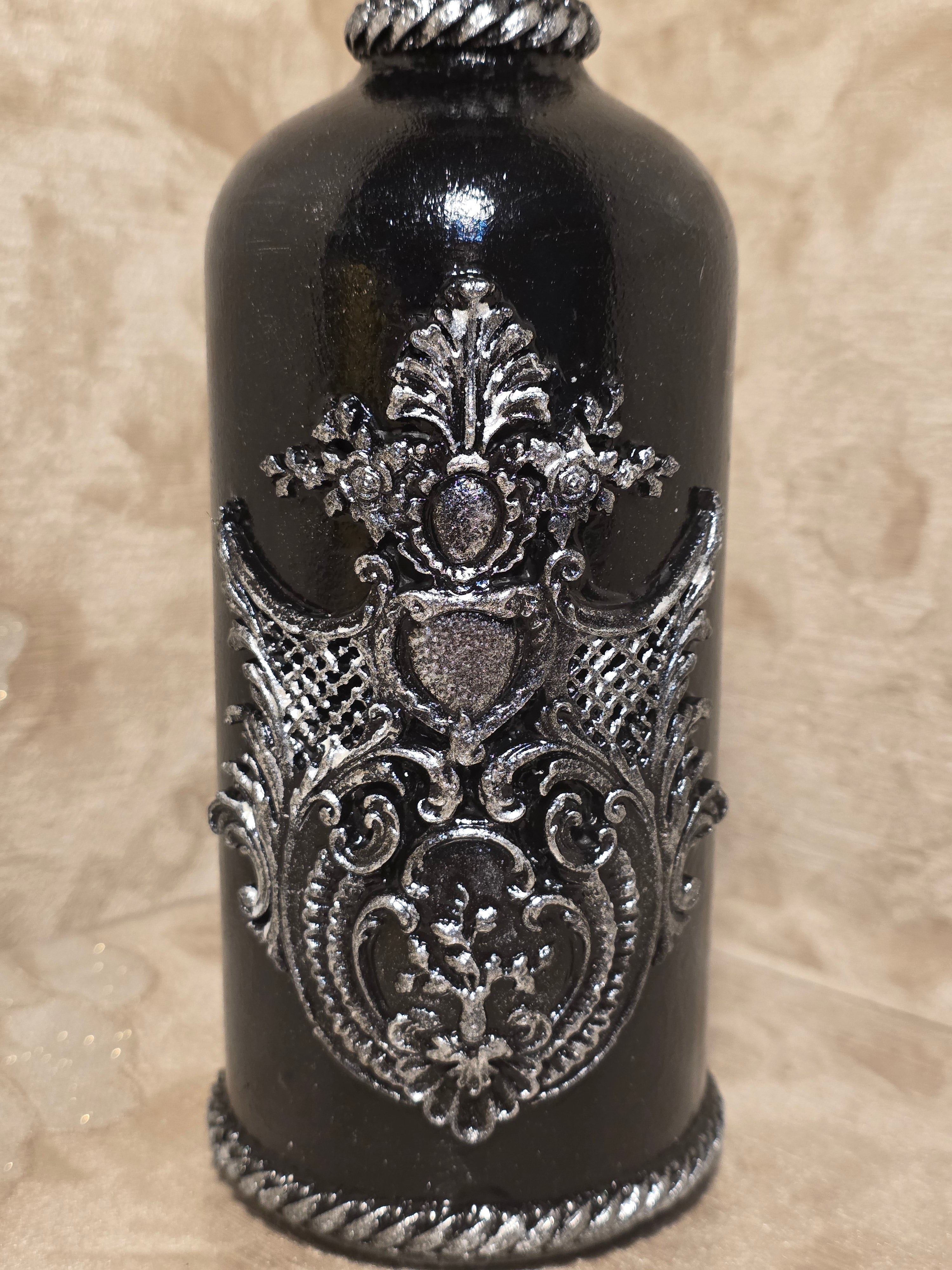 Gothic Bottle - Black Baroque 3D Ornaments 500 ml (16.9 oz) 26 cm (10.2 in)