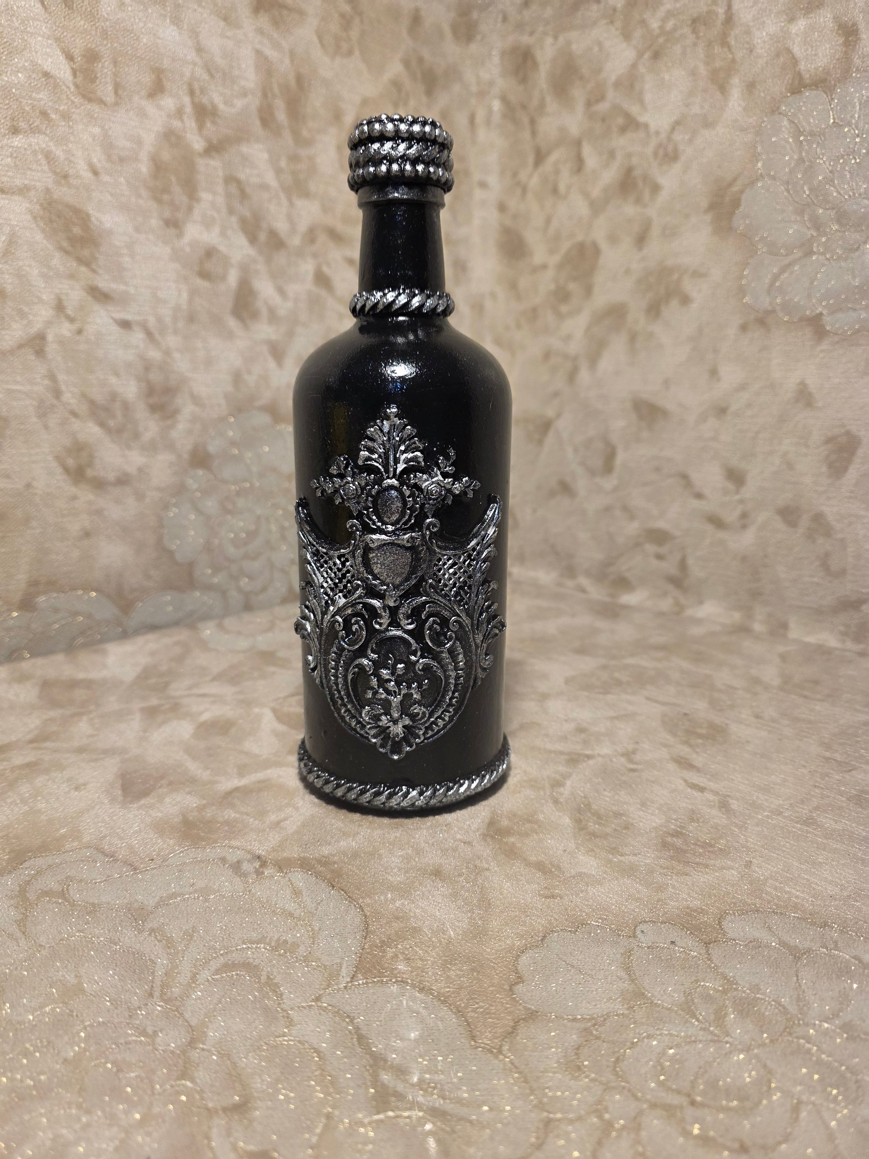 Gothic Bottle - Black Baroque 3D Ornaments 500 ml (16.9 oz) 26 cm (10.2 in)