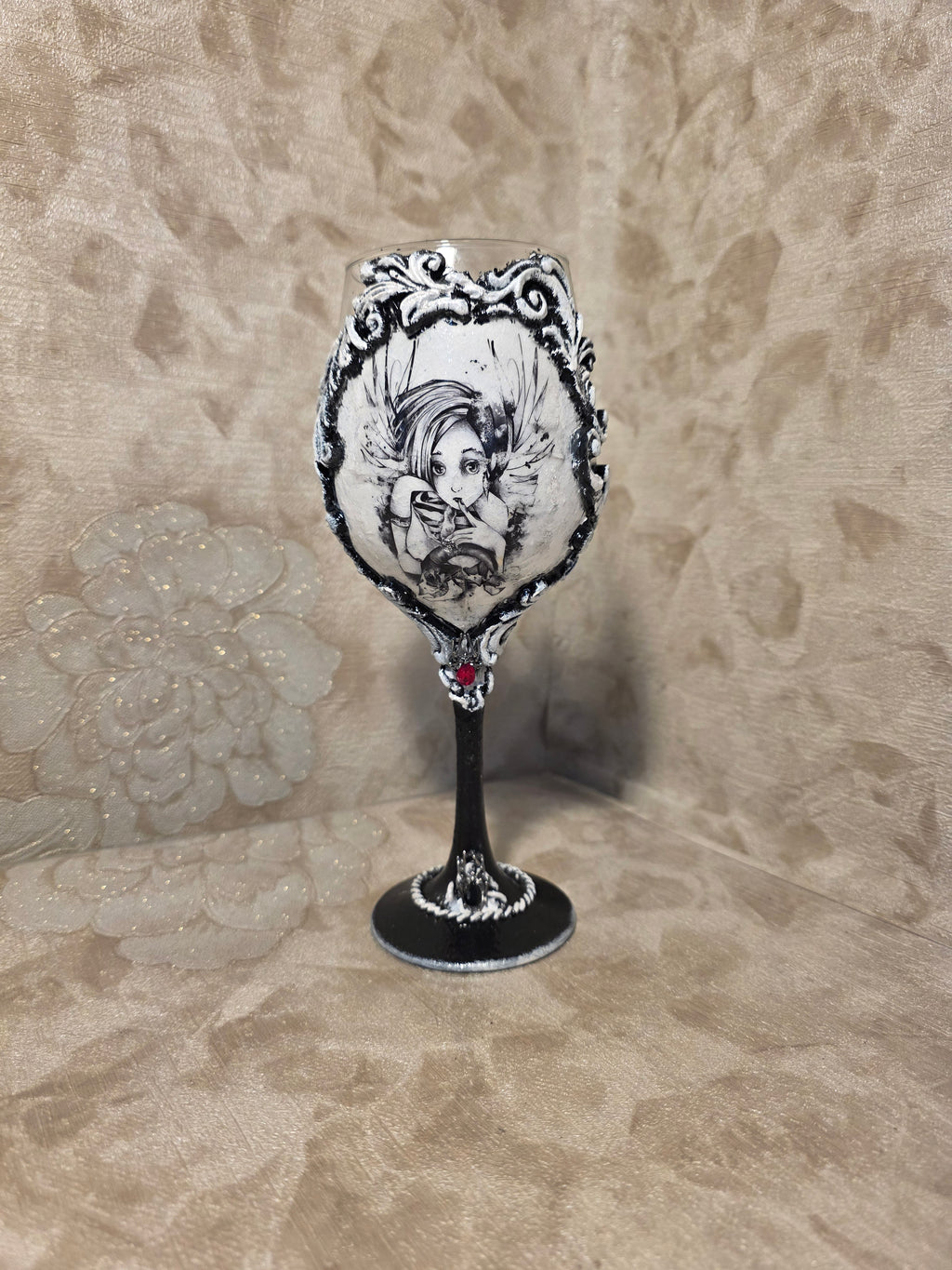 Gothic Wine Glass - Black Baroque Portrait 370ml (12.5oz) 21cm (8.3in)
