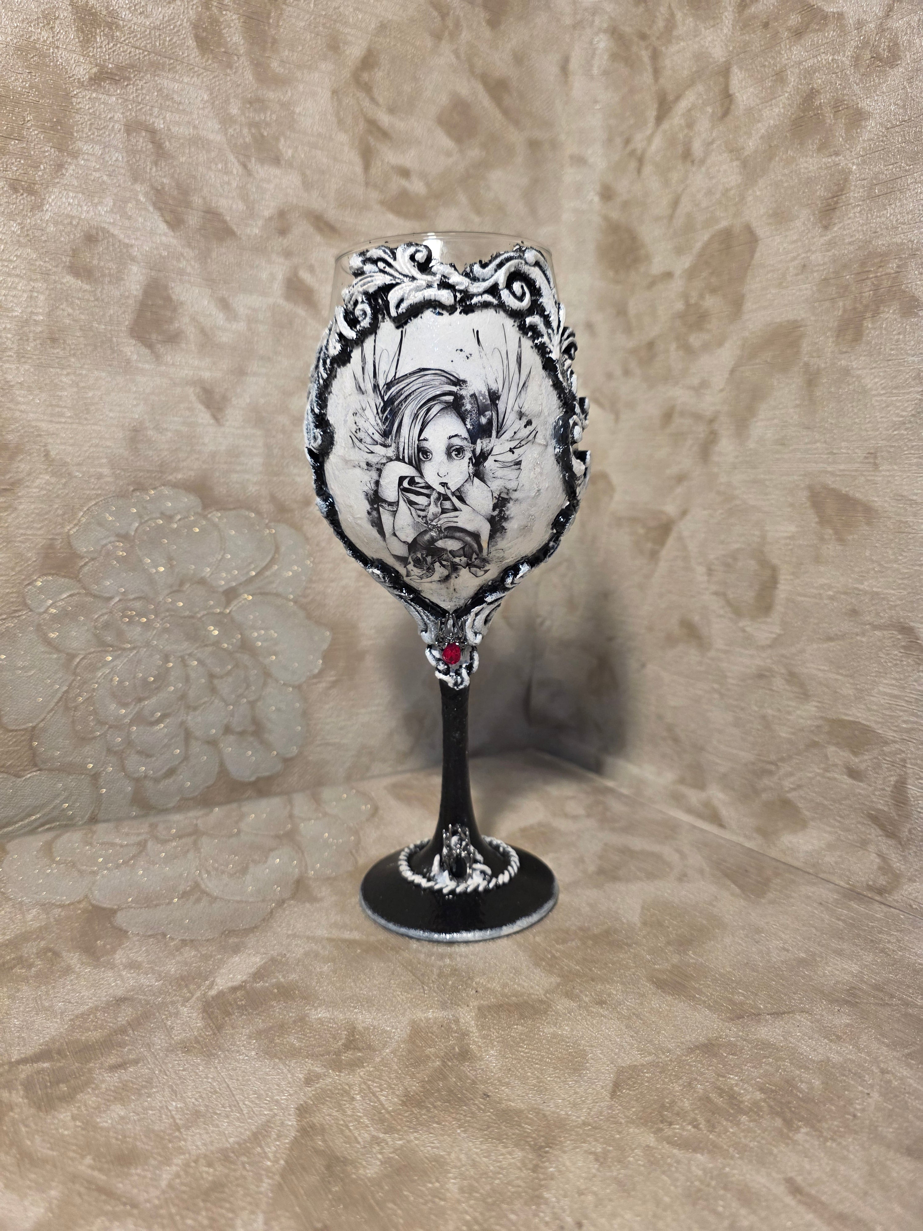 Gothic Wine Glass - Black Baroque Portrait 370ml (12.5oz) 21cm (8.3in)