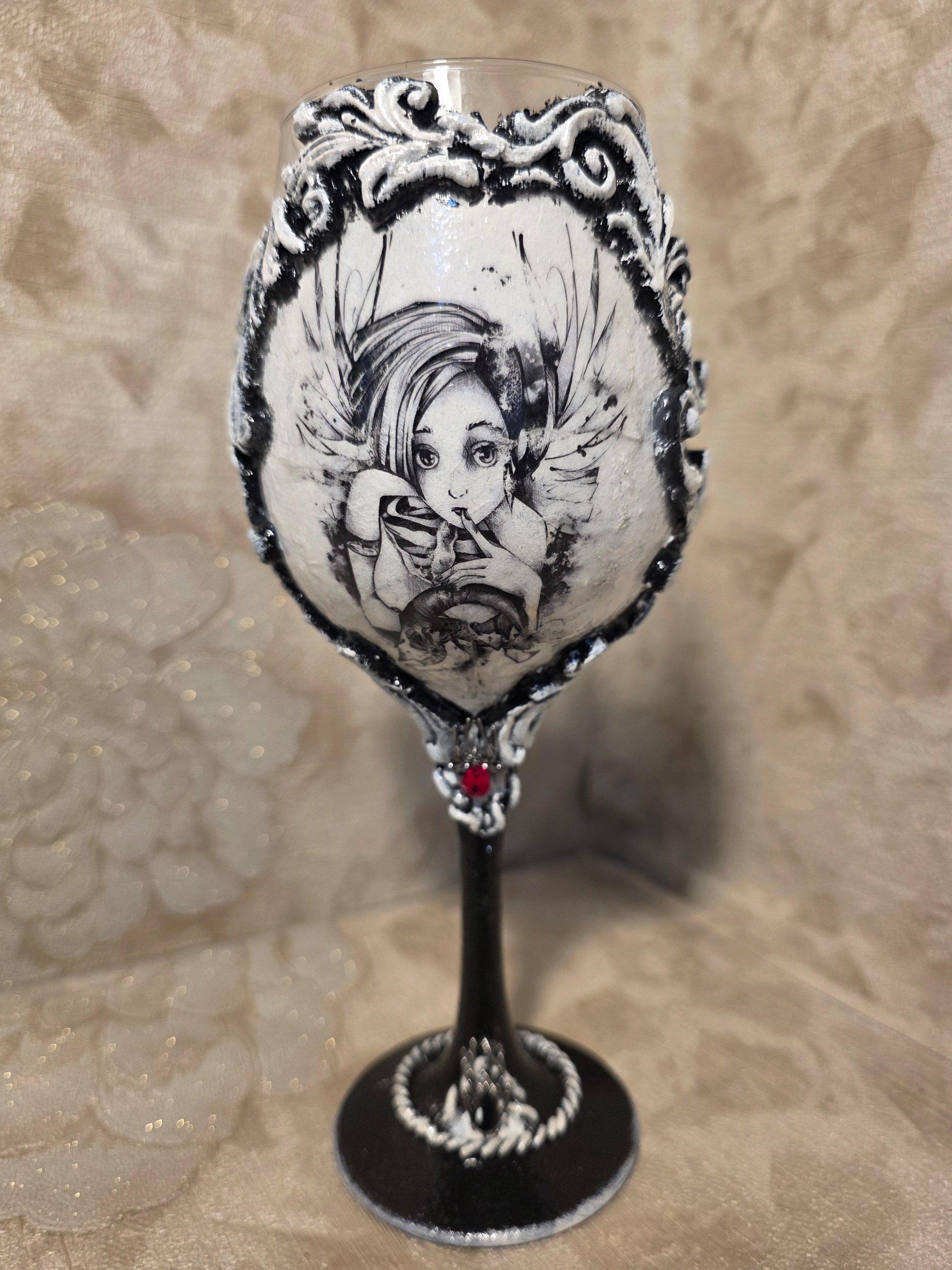 Gothic Wine Glass - Black Baroque Portrait 370ml (12.5oz) 21cm (8.3in)