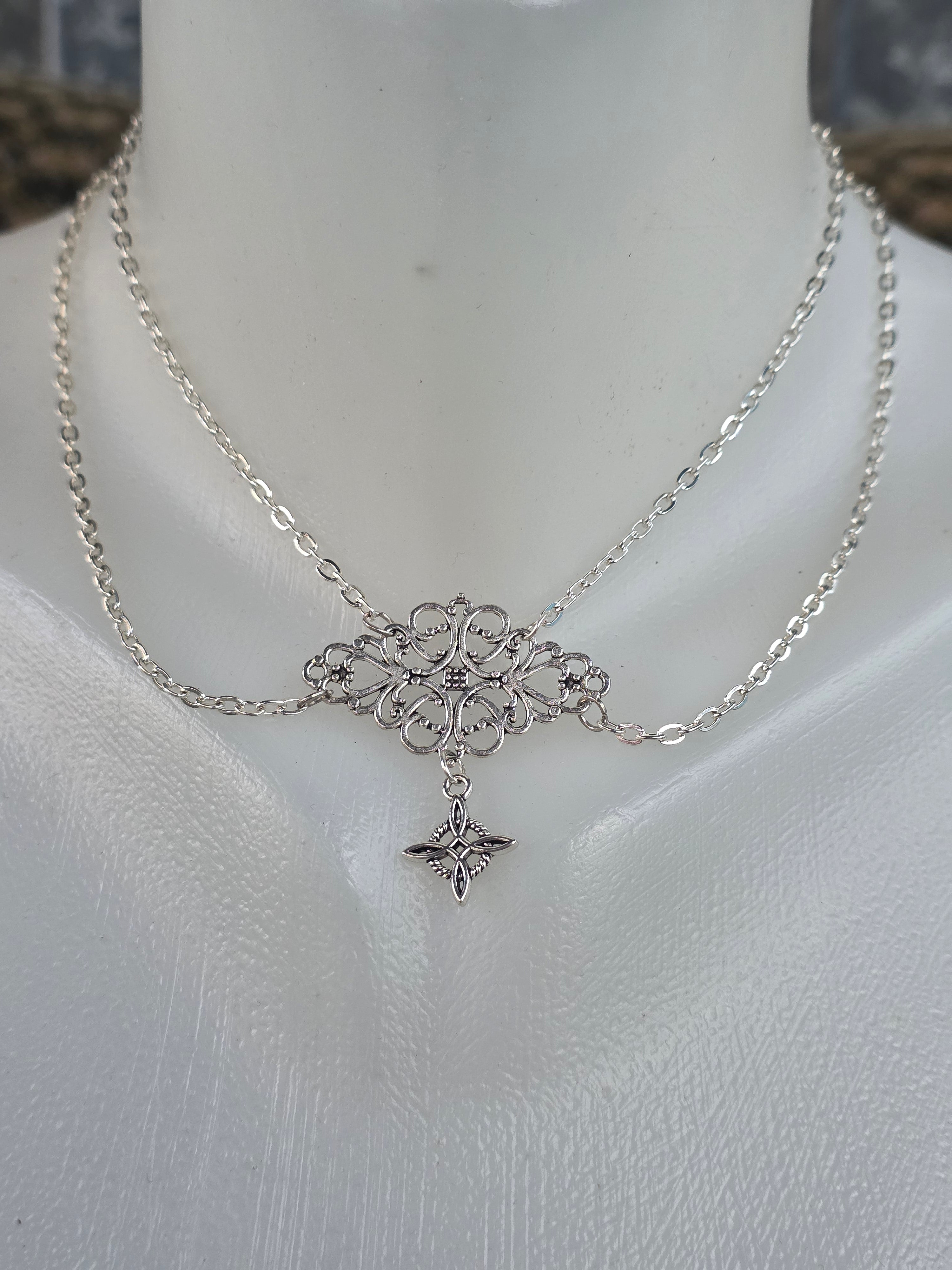 Gothic Choker Necklace with Star Pendant