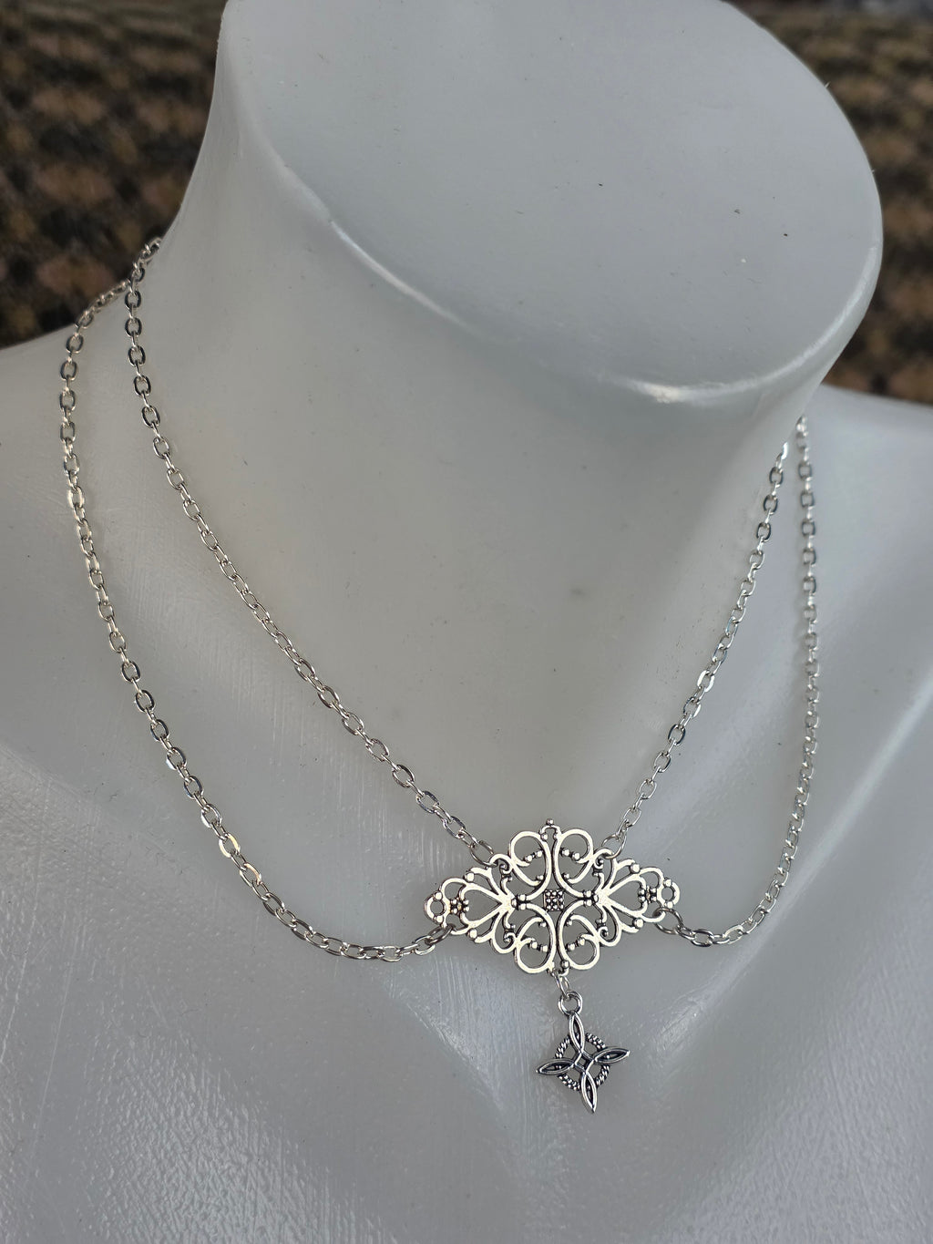 Gothic Choker Necklace with Star Pendant
