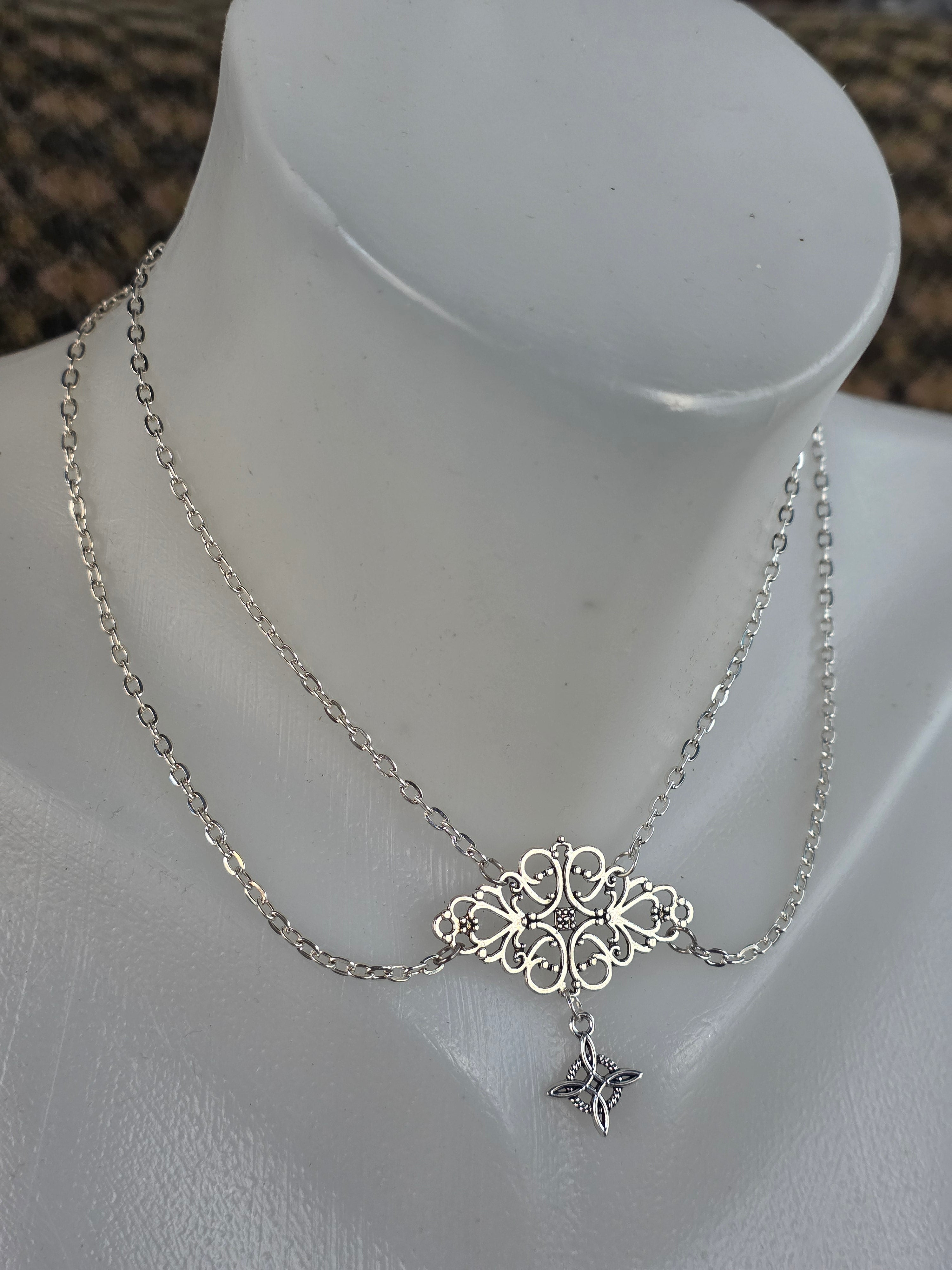 Gothic Choker Necklace with Star Pendant