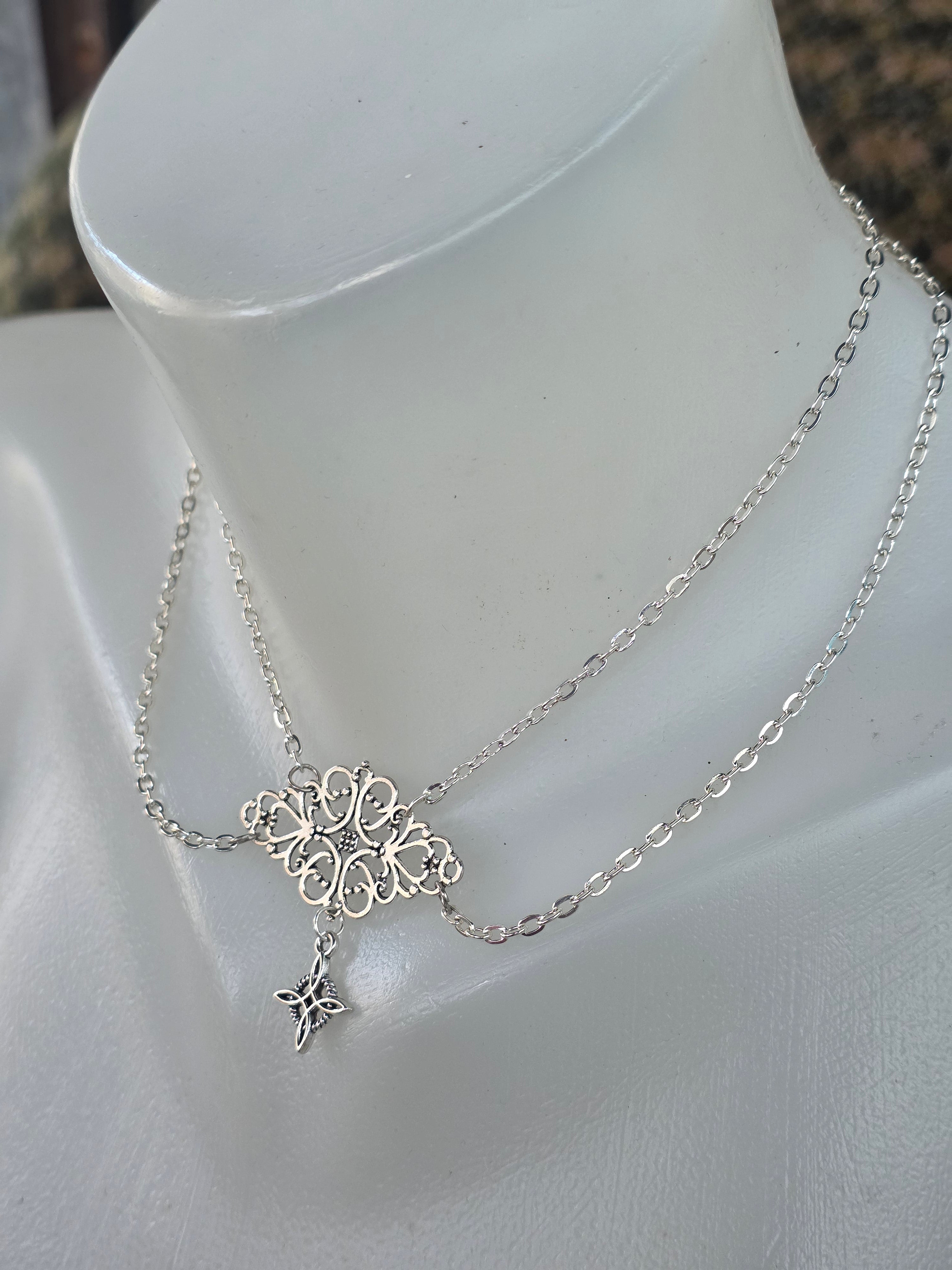 Gothic Choker Necklace with Star Pendant