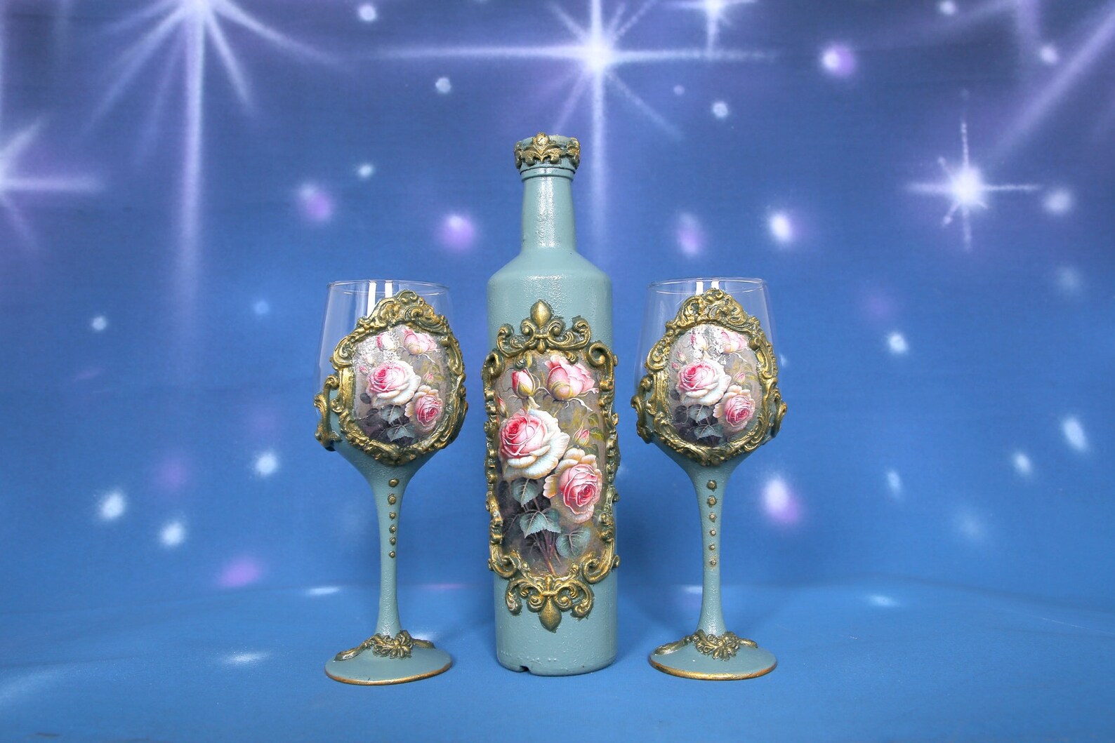 Royal Mint Green Rose Wine Set - Handcrafted Bottle with Crown & 2 Champagne Glasses