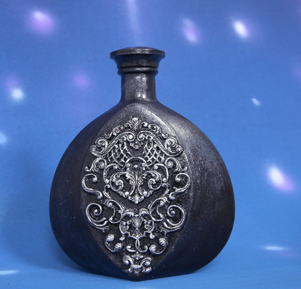 Gothic Brandy Decanter Set with Two Glasses - Black & Silver