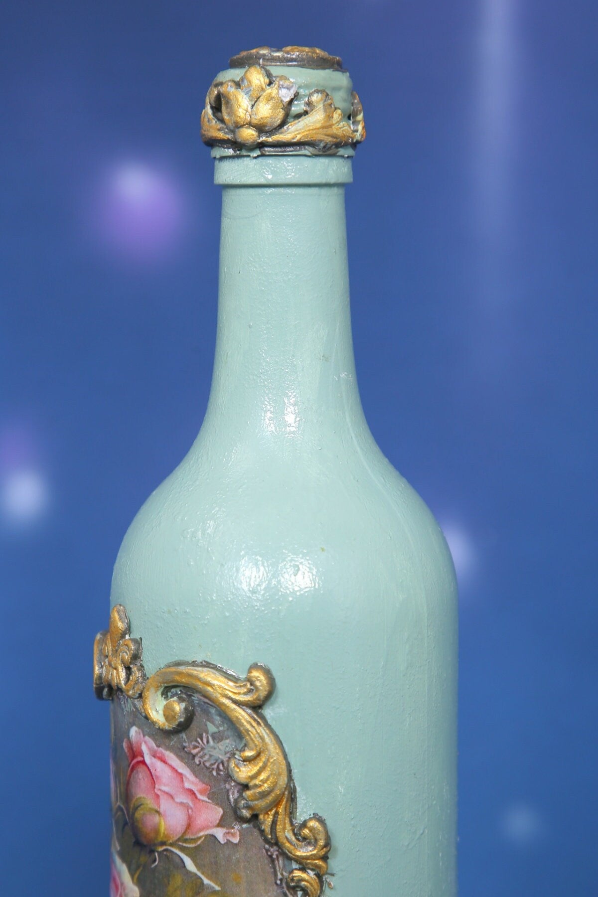 Luxury Mint Green Rose Wine Set - Handcrafted Bottle & 2 Glasses with Baroque Ornaments