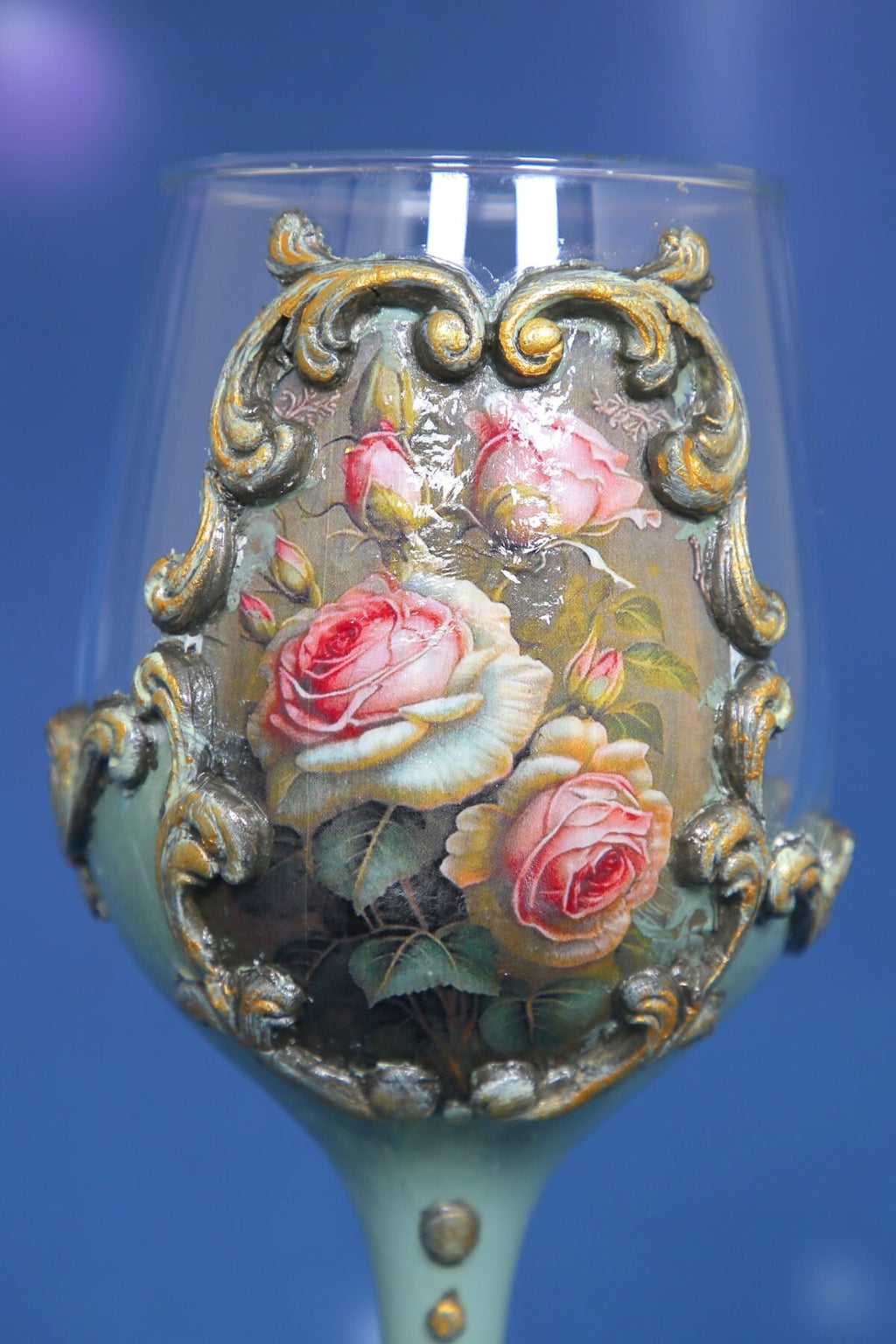 Luxury Mint Green Rose Wine Set - Handcrafted Bottle & 2 Glasses with Baroque Ornaments