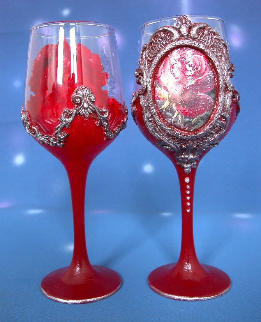 Decorated wine glass with red roses - Handmade