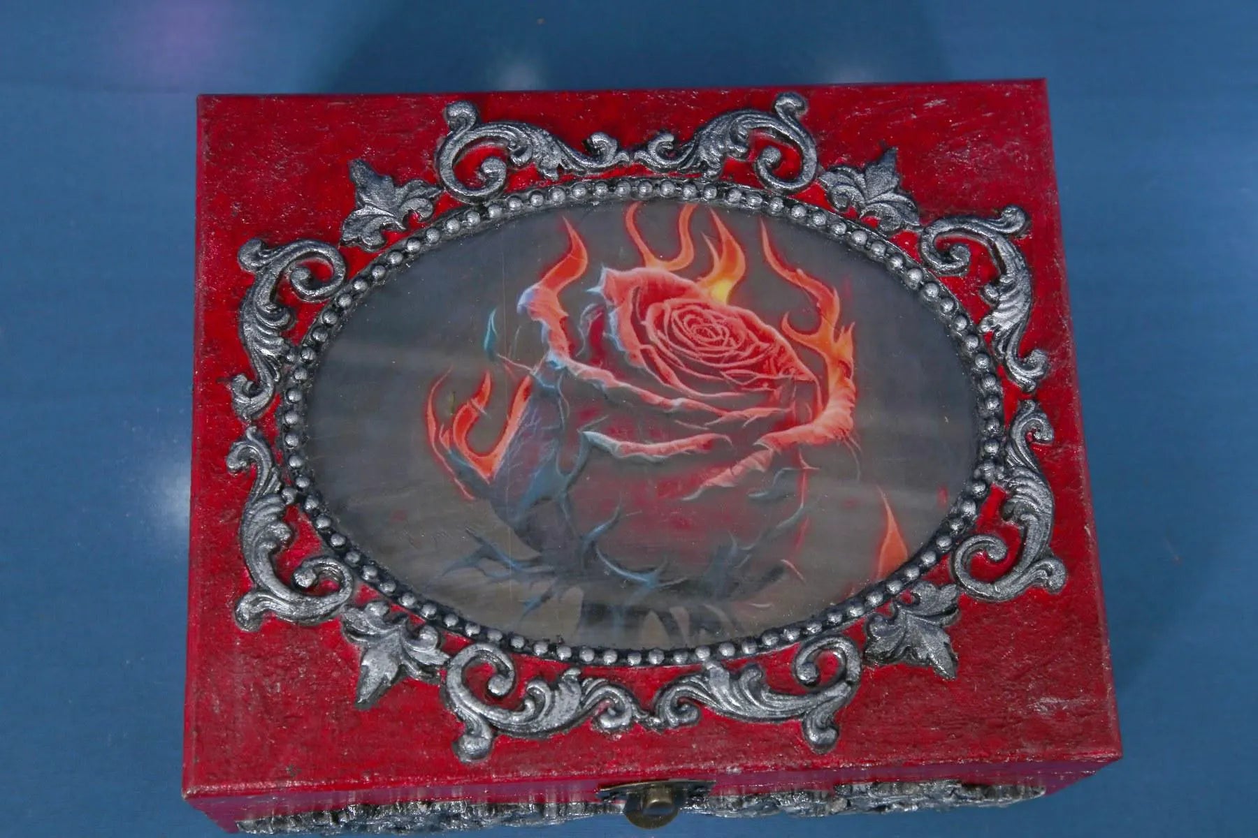 Gothic Rose Keepsake Box - Distressed Red with Photo Frame