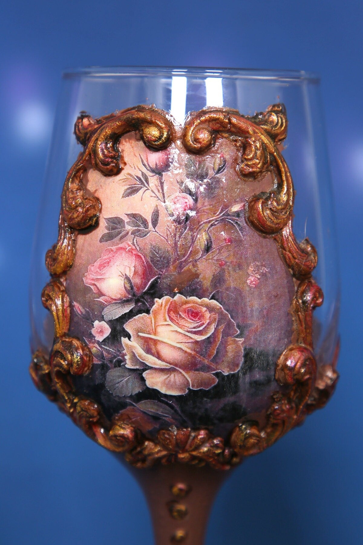 Luxury Bronze Rose Wine Set - Handcrafted 1L Bottle & 2 Glasses with Baroque Gold Ornaments