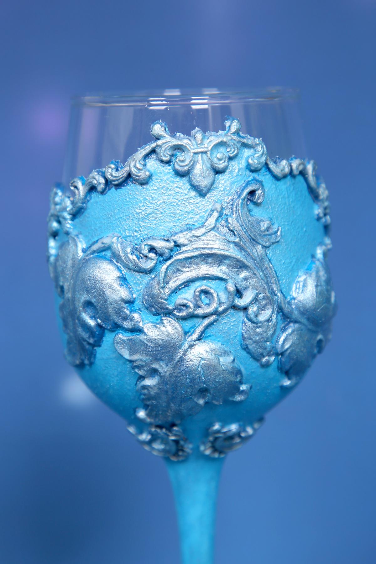 Luxury Ocean Blue Metallic Wine Set - Handcrafted Bottle & 2 Glasses with Silver Baroque Ornaments
