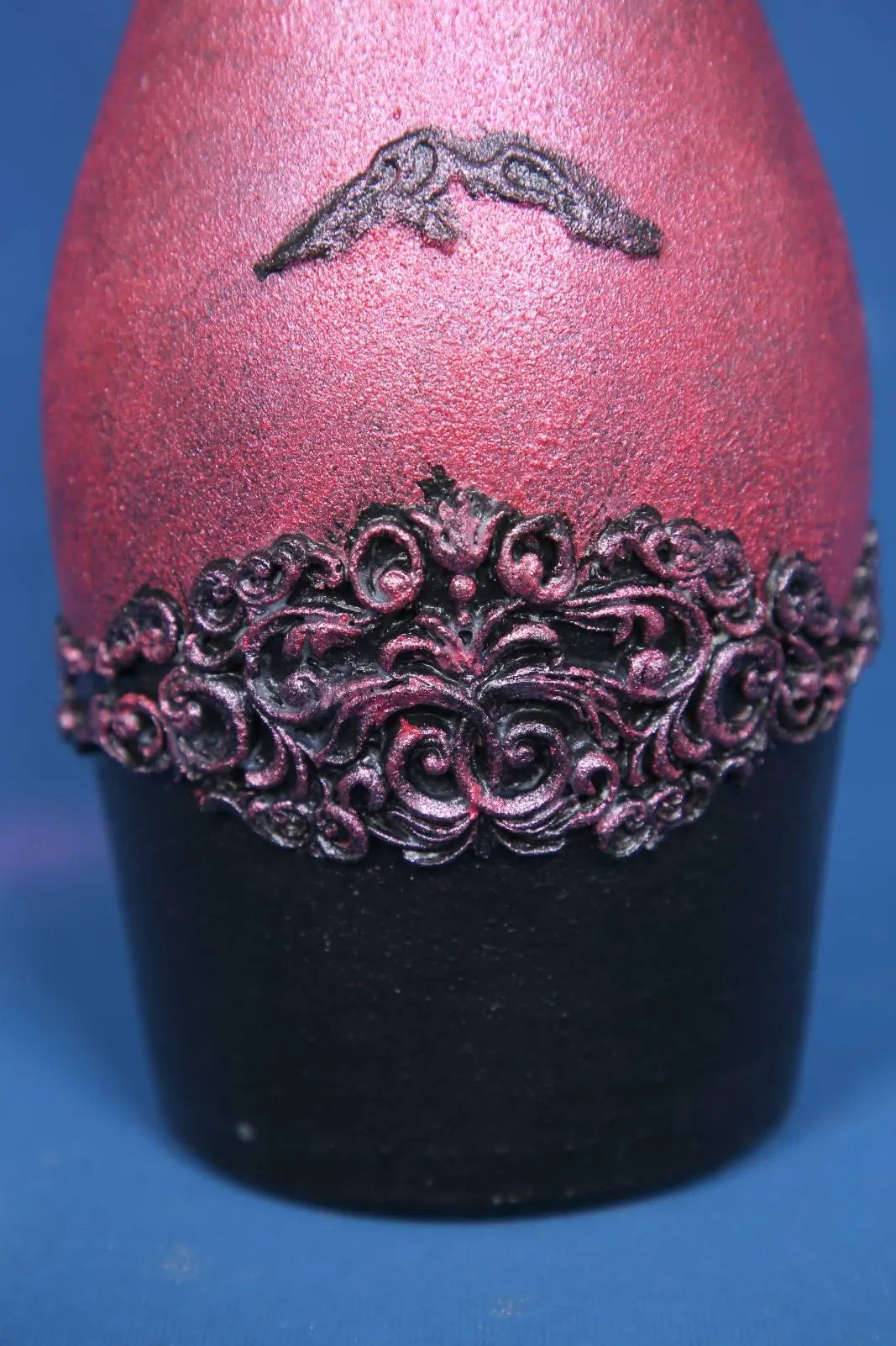 Gothic Romance Decorated Bottle - Pink & Black 800ml