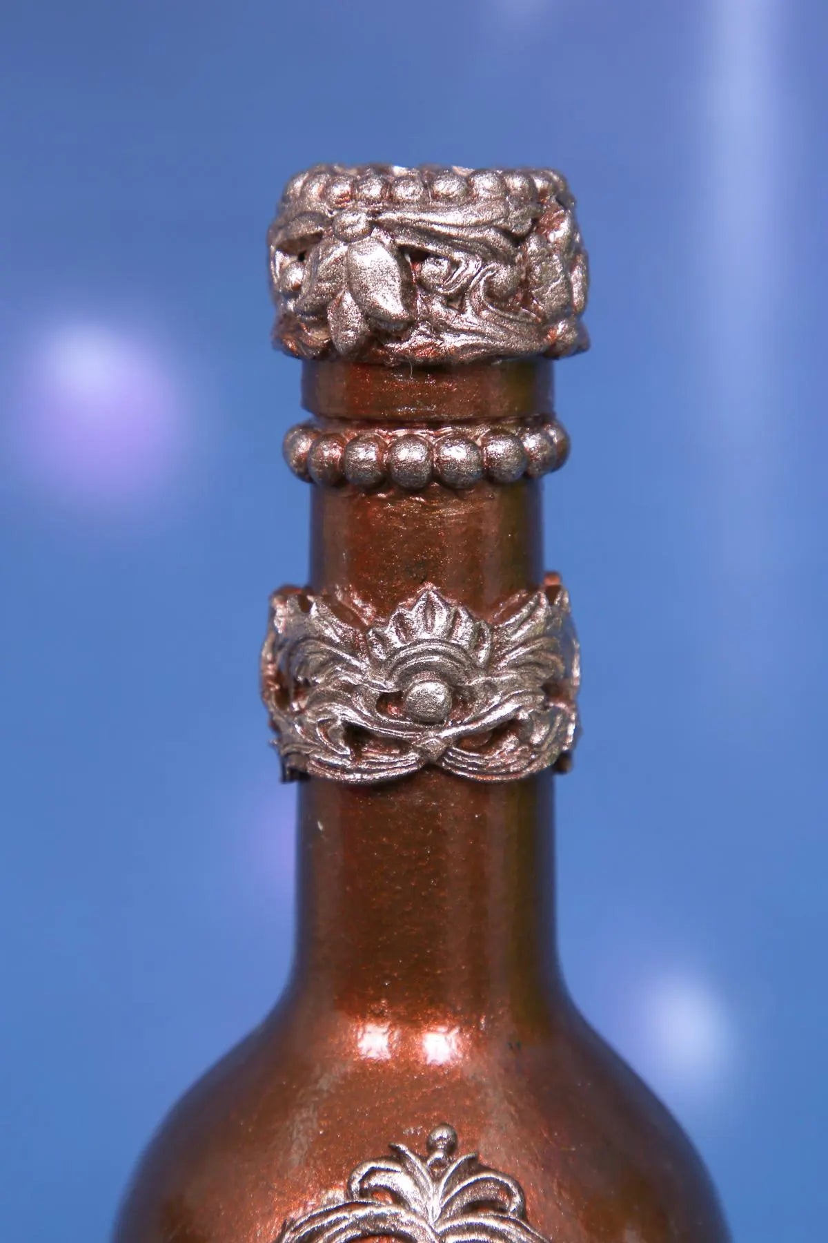 Royal Wine Decanter Set with Crown Motif - Bronze & Brown