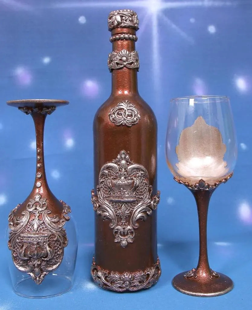 Royal Wine Decanter Set with Crown Motif - Bronze & Brown
