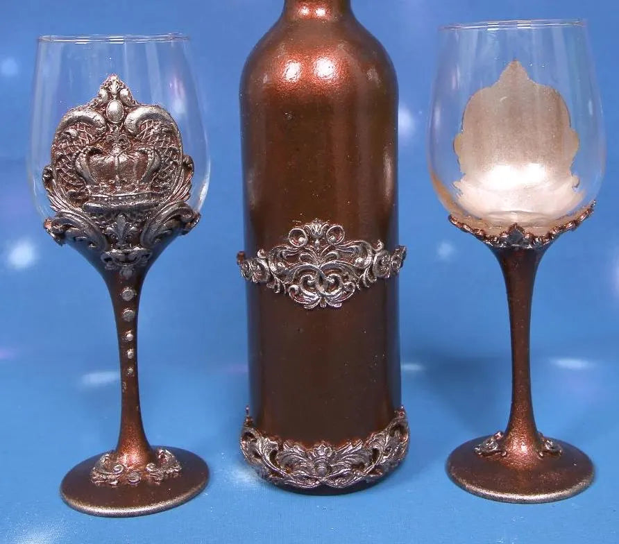 Royal Wine Decanter Set with Crown Motif - Bronze & Brown
