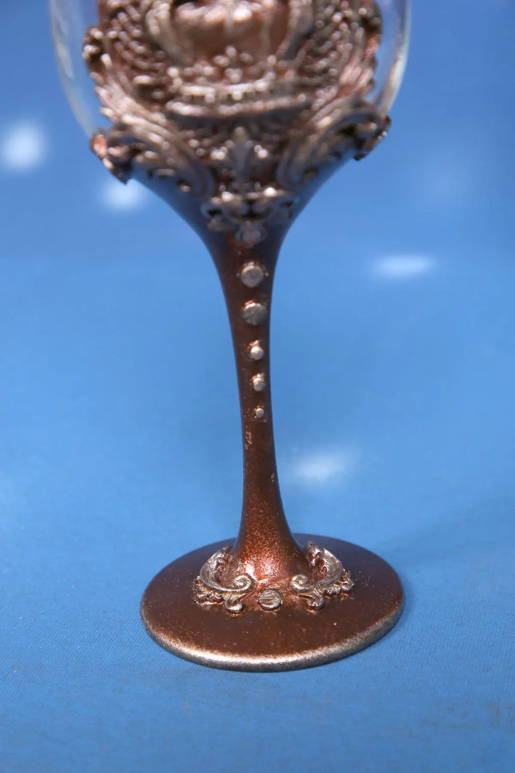 Royal Wine Decanter Set with Crown Motif - Bronze & Brown