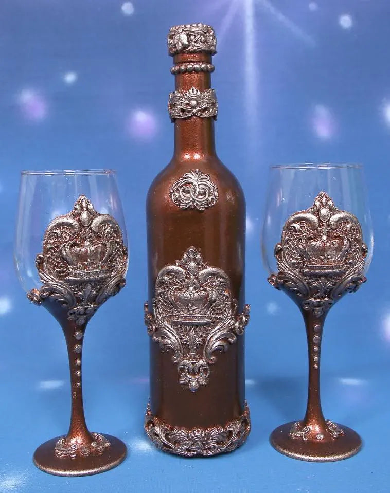 Royal Wine Decanter Set with Crown Motif - Bronze & Brown