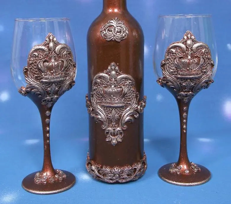 Royal Wine Decanter Set with Crown Motif - Bronze & Brown