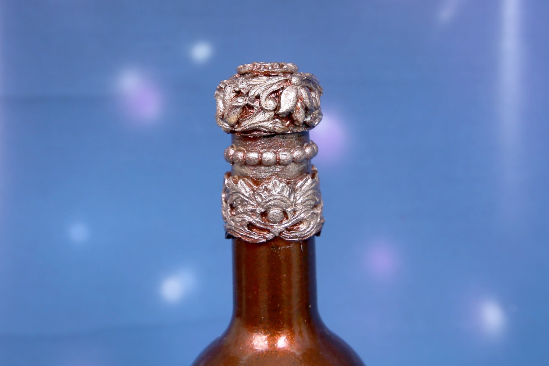 Royal Crown Wine Set - Bottle & 2 Glasses with Bronze & Silver Accents