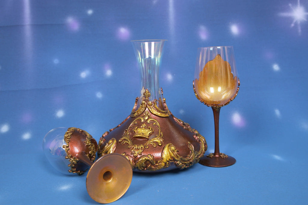 Luxury Wine Decanter Set - Gold Baroque Crown 3-Piece (Decanter 25cm + 2 Glasses 23cm 350ml)