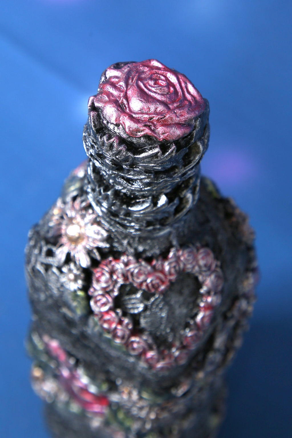 Decorated Bottle - Graphite Gray with Pink and Green Roses, 3D Baroque, 800 ml (27 oz), 29 cm (11.4 in)